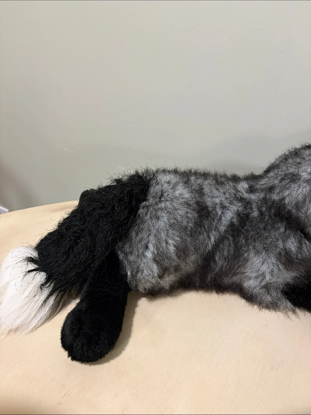Douglas Sterling the Silver Fox 20 Inch Silver Gray Faux Fur EUC
